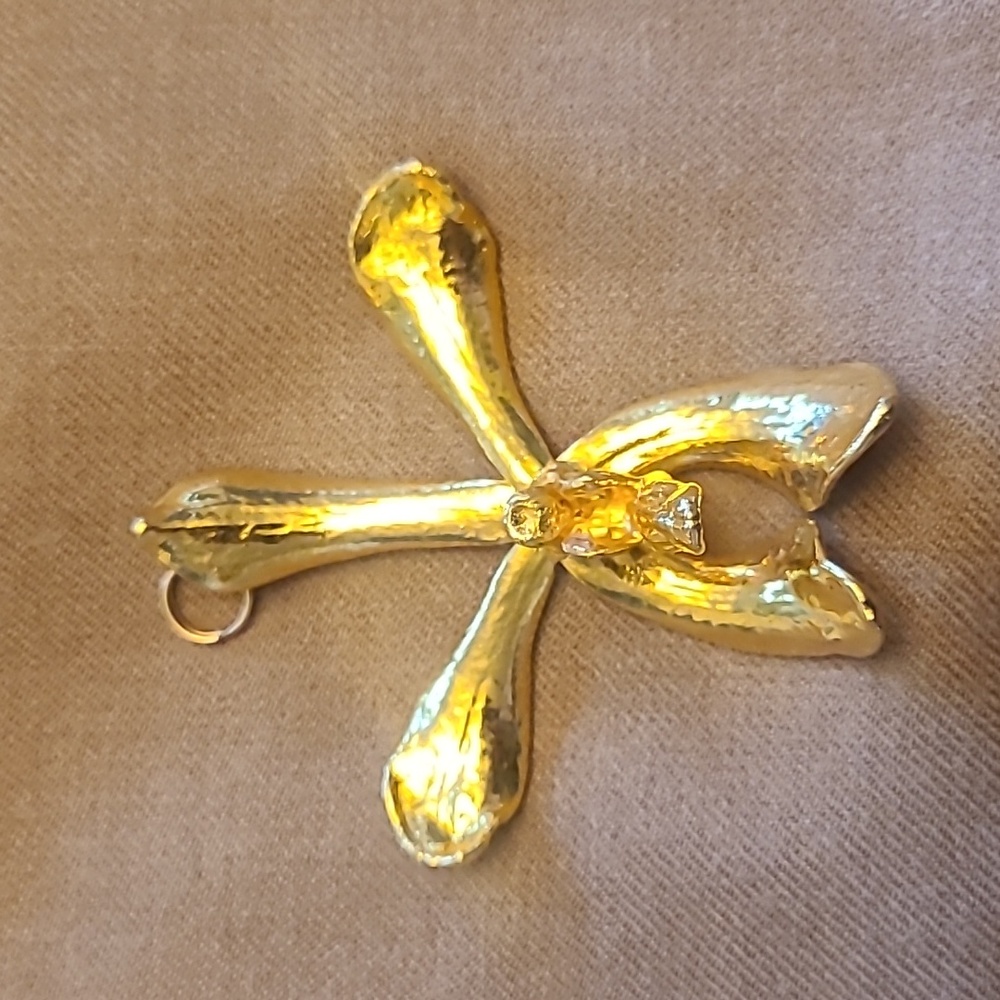 RISIS real orchid pendant coated in 22- 24k gold